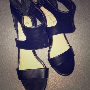 Jessica Simpson perfect black summer wedge